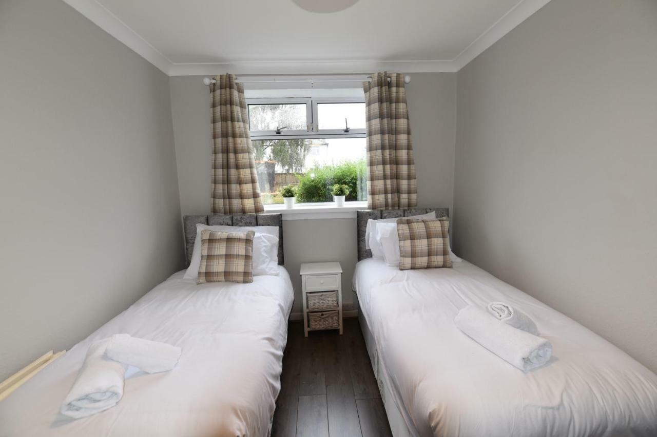Sighthill 3 Bedrooms With Private Garden Edinburgh Exterior photo