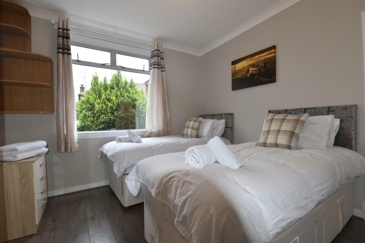 Sighthill 3 Bedrooms With Private Garden Edinburgh Exterior photo